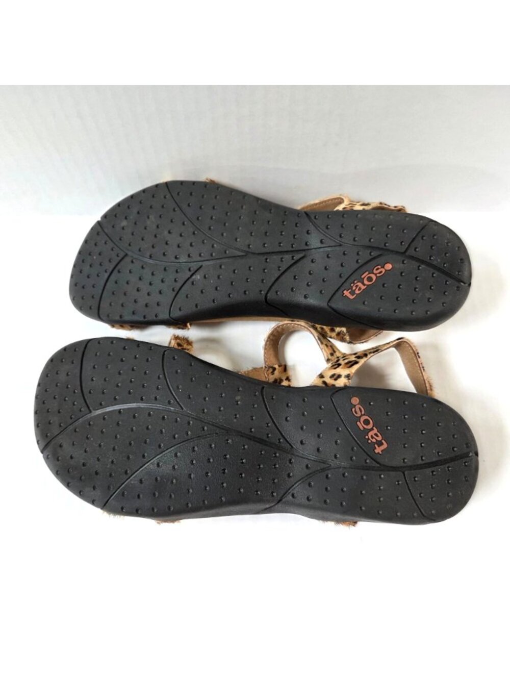 Taos Sandals 9 Trophy 2 Beige Cheetah Pony Hair Leather T Strap Comfort Shoes - Picture 11 of 11